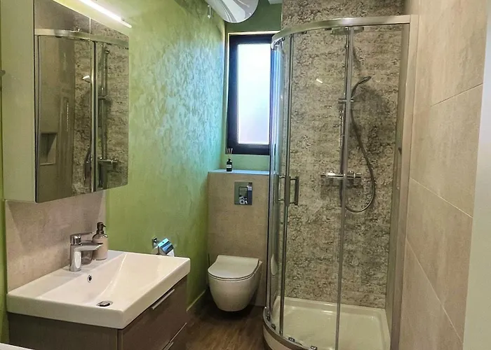 Diva Kapana 2bdr With Parking Apartment *